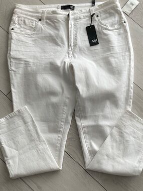 Kut from the Kloth White Straight Leg Women's Jeans